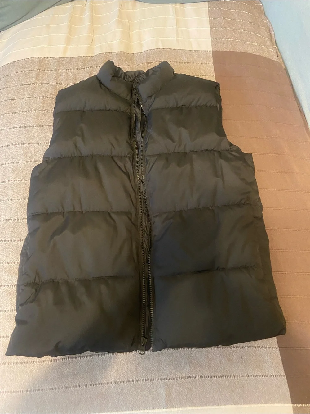 Old Navy Boy’s Black Puffer Vest - Lightweight Insulated Vest NWOT